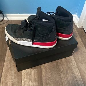 SIZE 9M Air Jordan Legacy 312